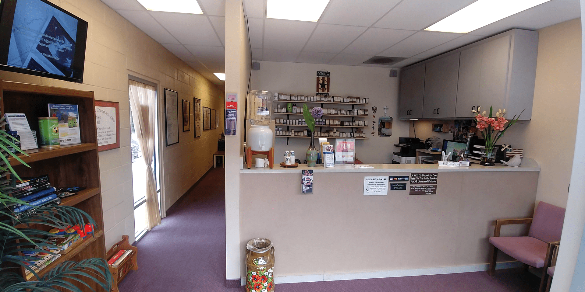 picture of front desk in swink chiropractic